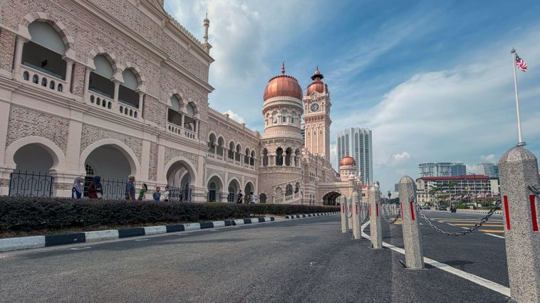 Piagam Madinah oleh Prof Madya Dr Engku Ibrahim Ismail dan Afharahman