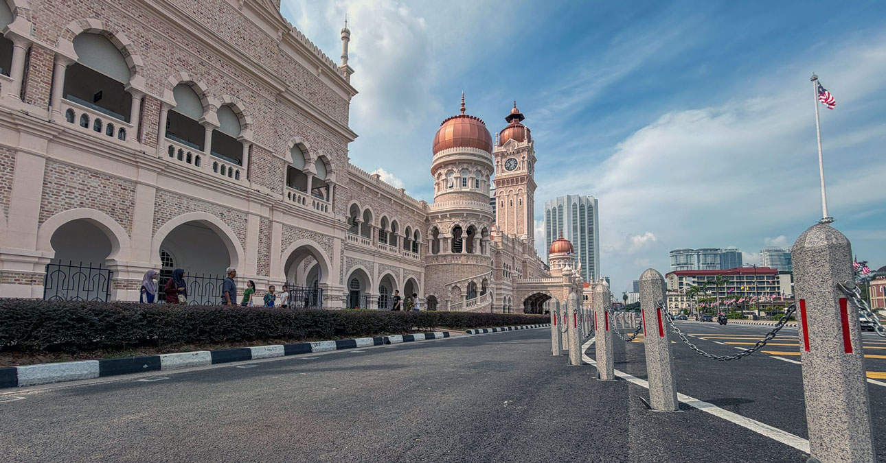 Piagam Madinah oleh Prof Madya Dr Engku Ibrahim Ismail dan Afharahman